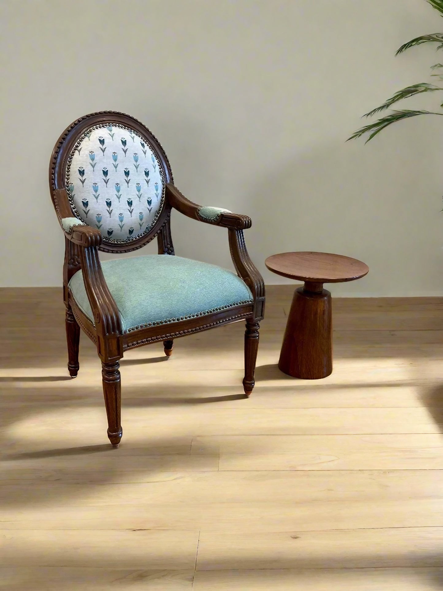 Louis XVI Chair & Leo Side Round Table