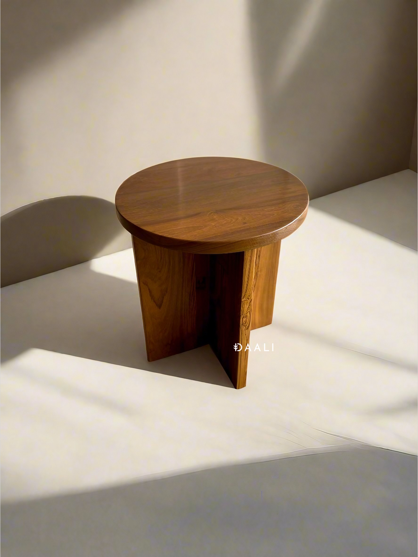 Regal Round End Table