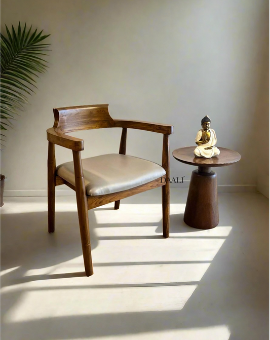 Bella Chair & Leo Round Table