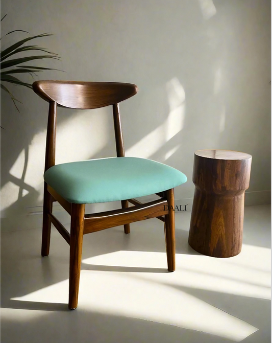 Capricorn Chair & Jupiter Table